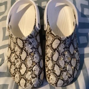 Men’s Crocs Classic Snake Print Clog - Size 11